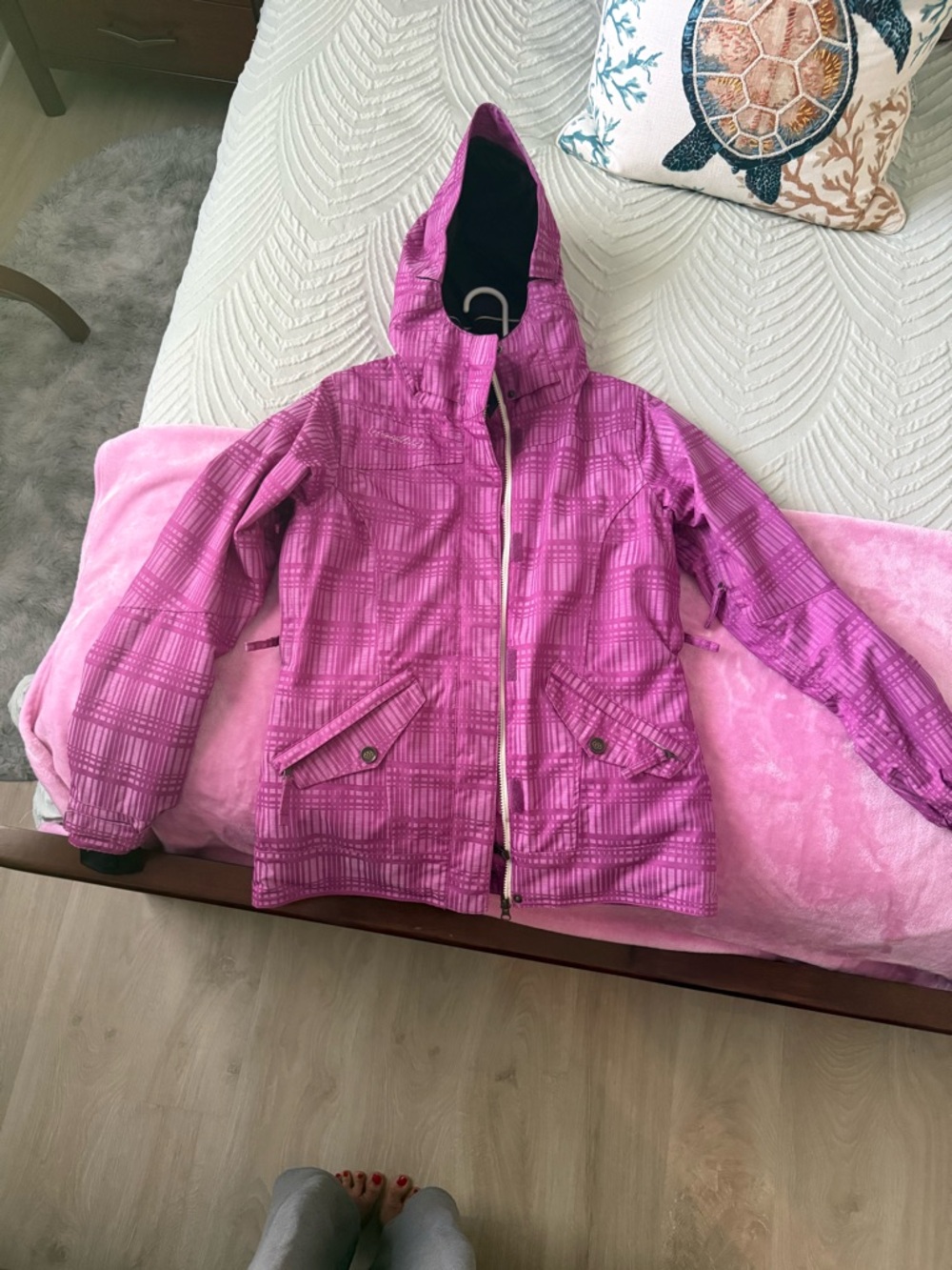 686 Woman or Girls Magenta Patterned Hooded ski jacket